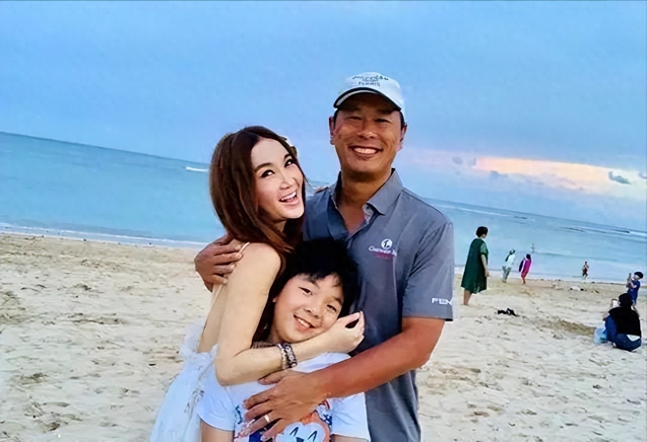 其实说到做豪门媳妇,必不可少的就是生孩子,前有千亿媳妇徐子淇,为了