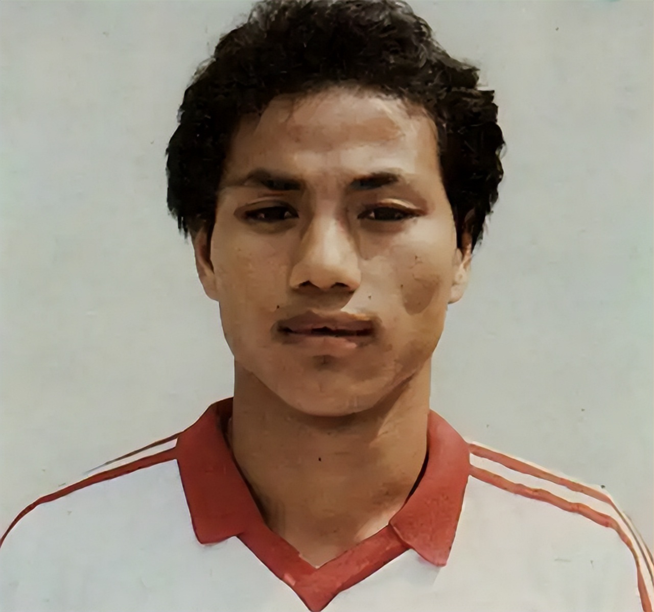 86年足坛名将赵达裕因断腿退役,2年后携妻入日籍,54岁肝癌离世