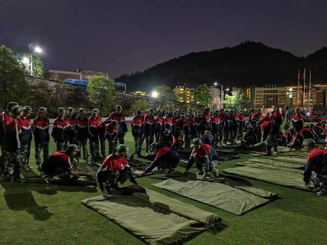 贵州遵义正安县第七中学:加强国防教育 增强学生体魄