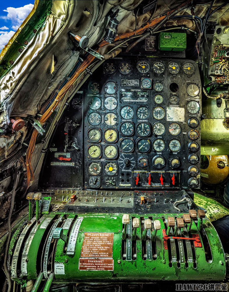 主宰天空摄影展:钻进苏联经典战机座舱 身临其境的视觉冲击