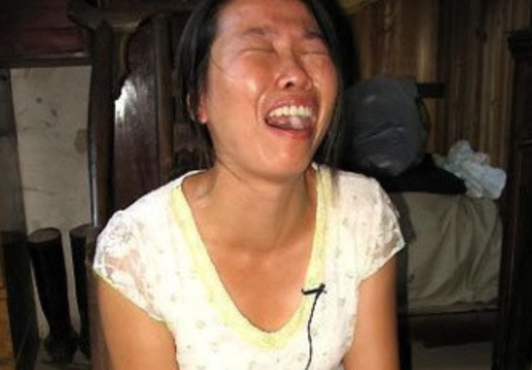 1993年,燕志云因虐女被判刑7年,出狱后"恶心"的一幕出现了