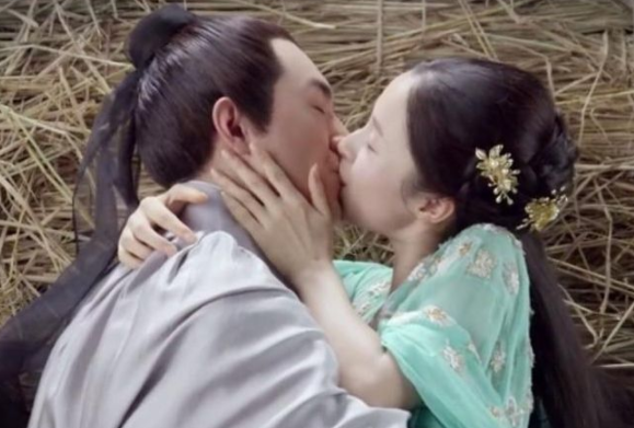 赵丽颖吻戏遭"诟病",张翰表示被磕到嘴,林更新表示嘴巴很辣