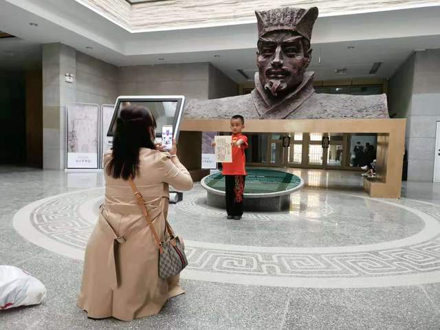 轮台县:博物馆日开启轮台文博盛宴