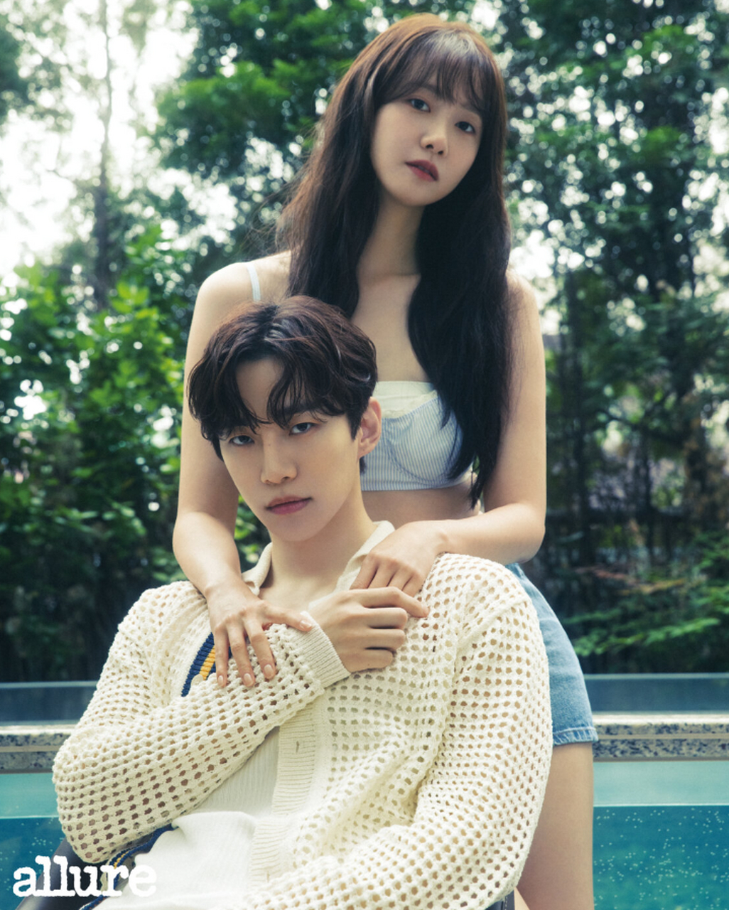 根据近日韩娱传出的消息,2pm成员李俊昊和少女时代成员林允儿在拍摄