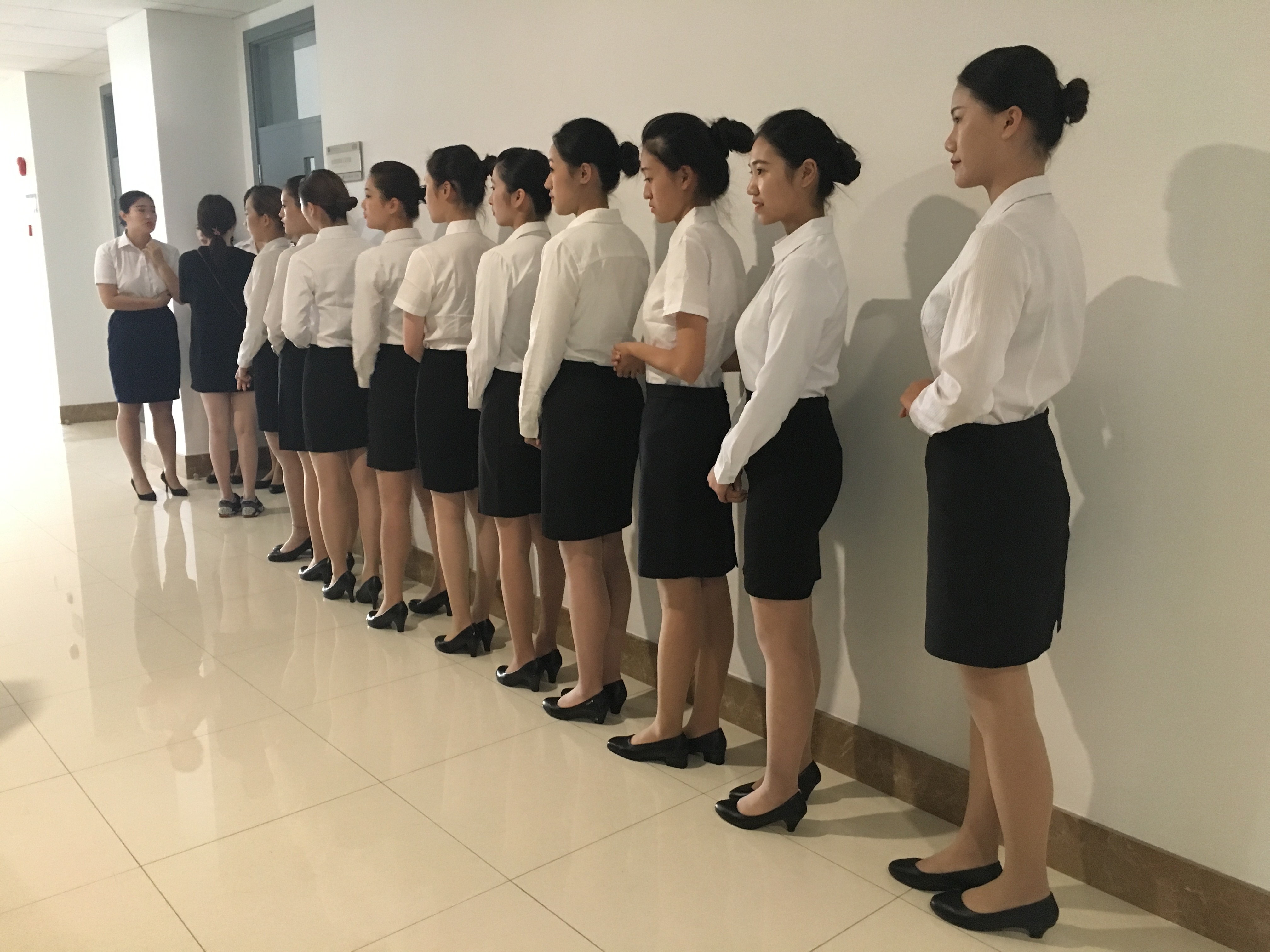 空乘招聘排队7小时面试3分钟