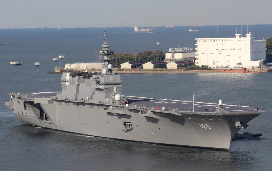 热点 网摘军事观察员杜文龙分析,日本目前可供改装成航母的大型舰艇