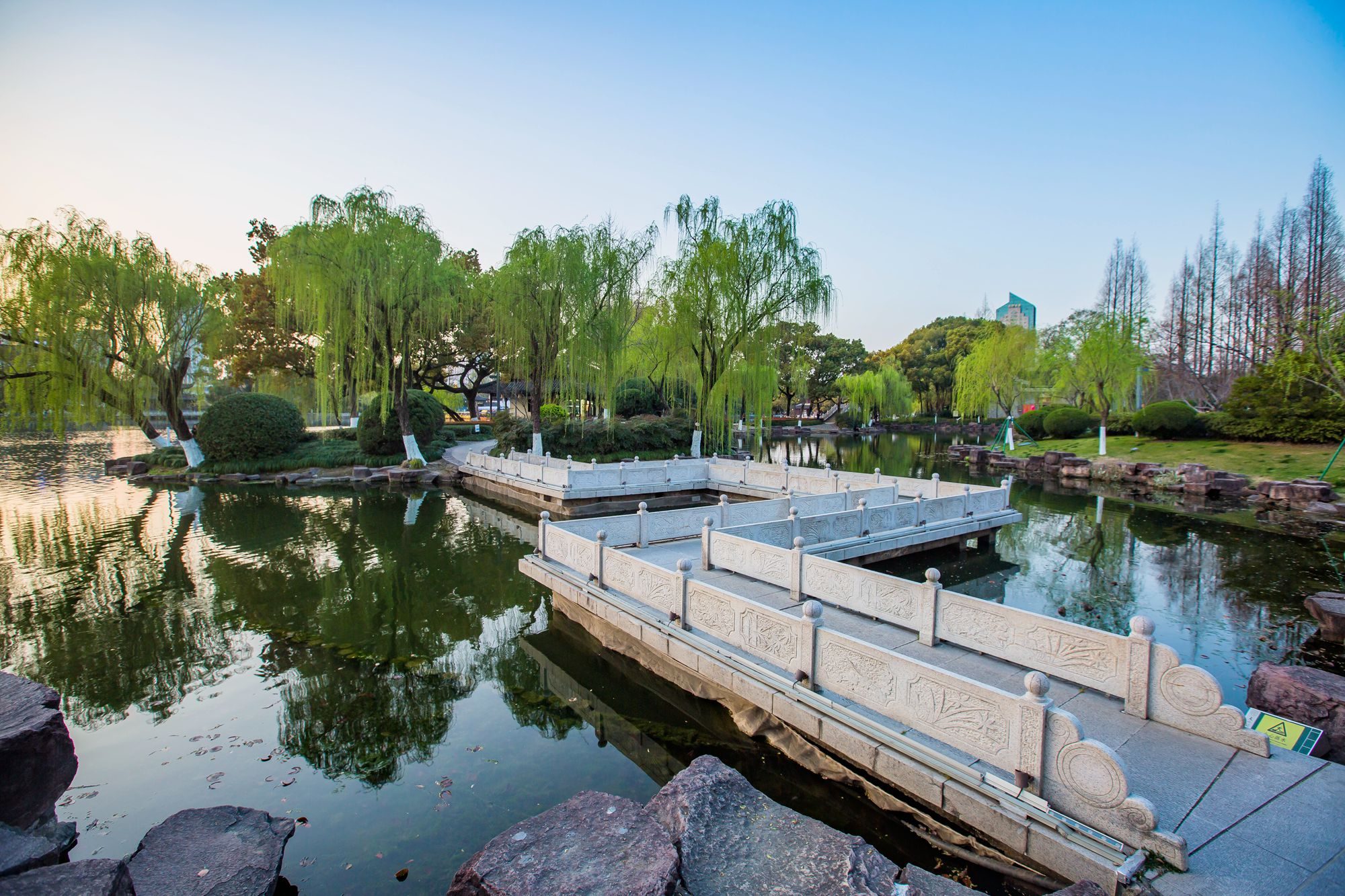 宁波月湖公园,被誉为宁波小西湖,是一处不收门票的5a景区