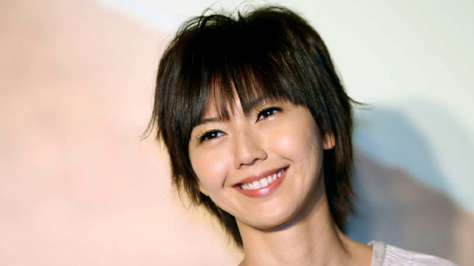 "冷门歌后"孙燕姿:夺走周杰伦第一次,拒绝周星驰成为一生遗憾