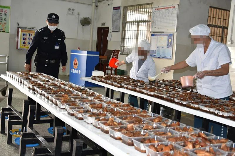 认真探讨,监狱食堂到底什么样