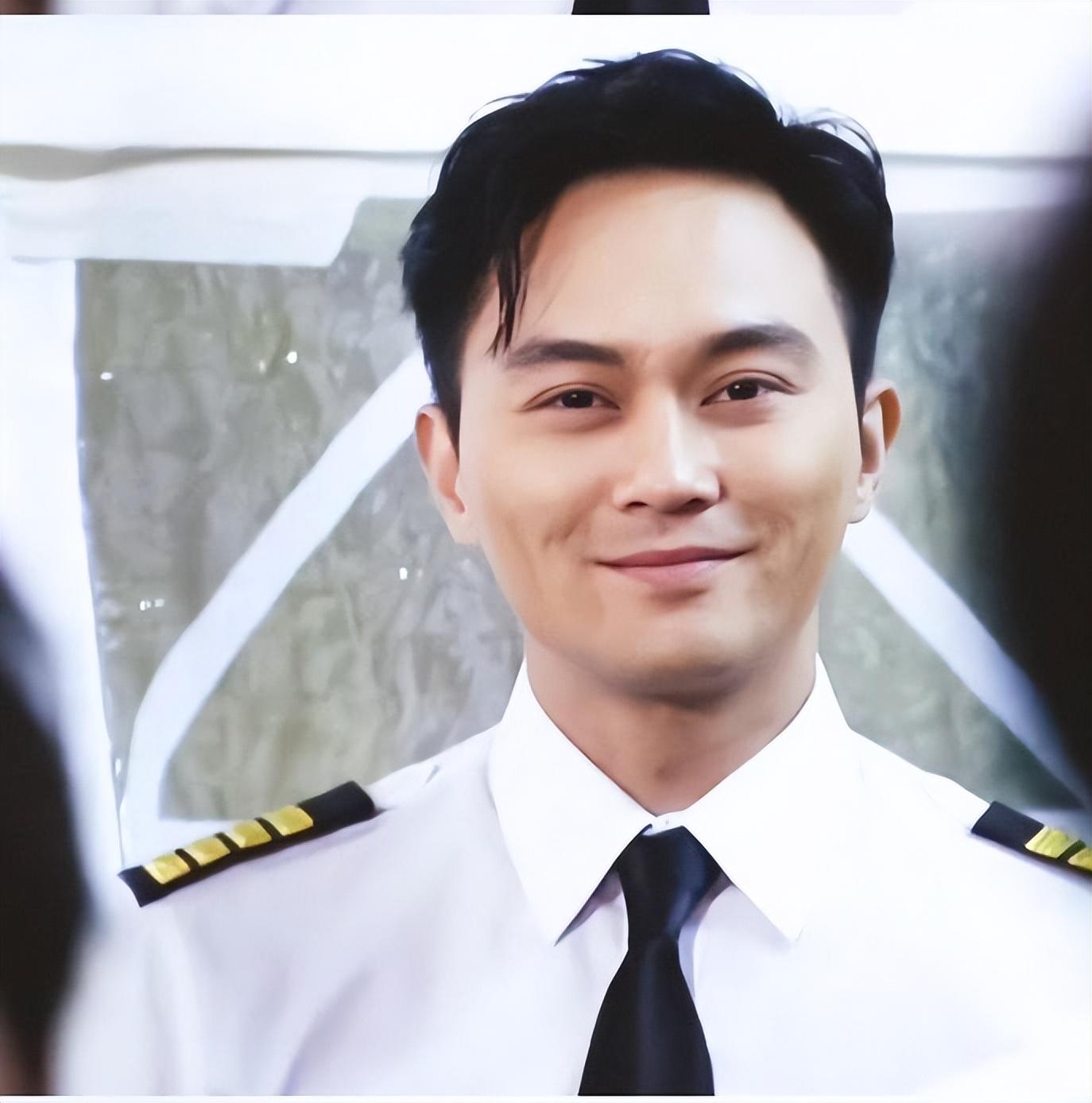 1993年两人因拍摄《边城浪子》结缘,彼时