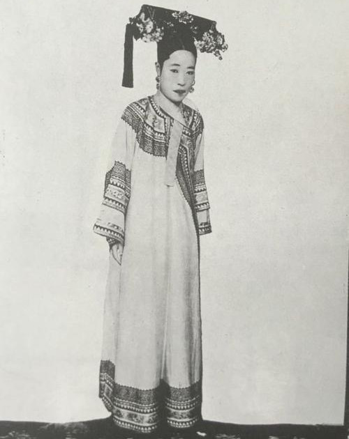 谁才是皇太后?光绪死后,同治三位皇贵妃与光绪皇后的皇太后之争