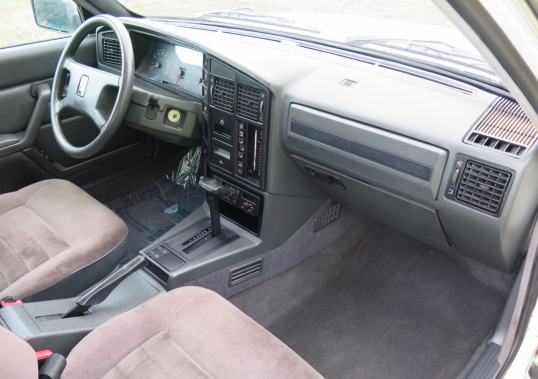 还记得中国最早的旅行车吗?标致505 sw8