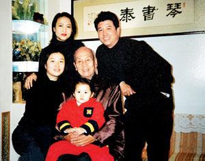 关晓彤隐瞒20多年的父亲终于曝光?原来是他,怪不得之前不说