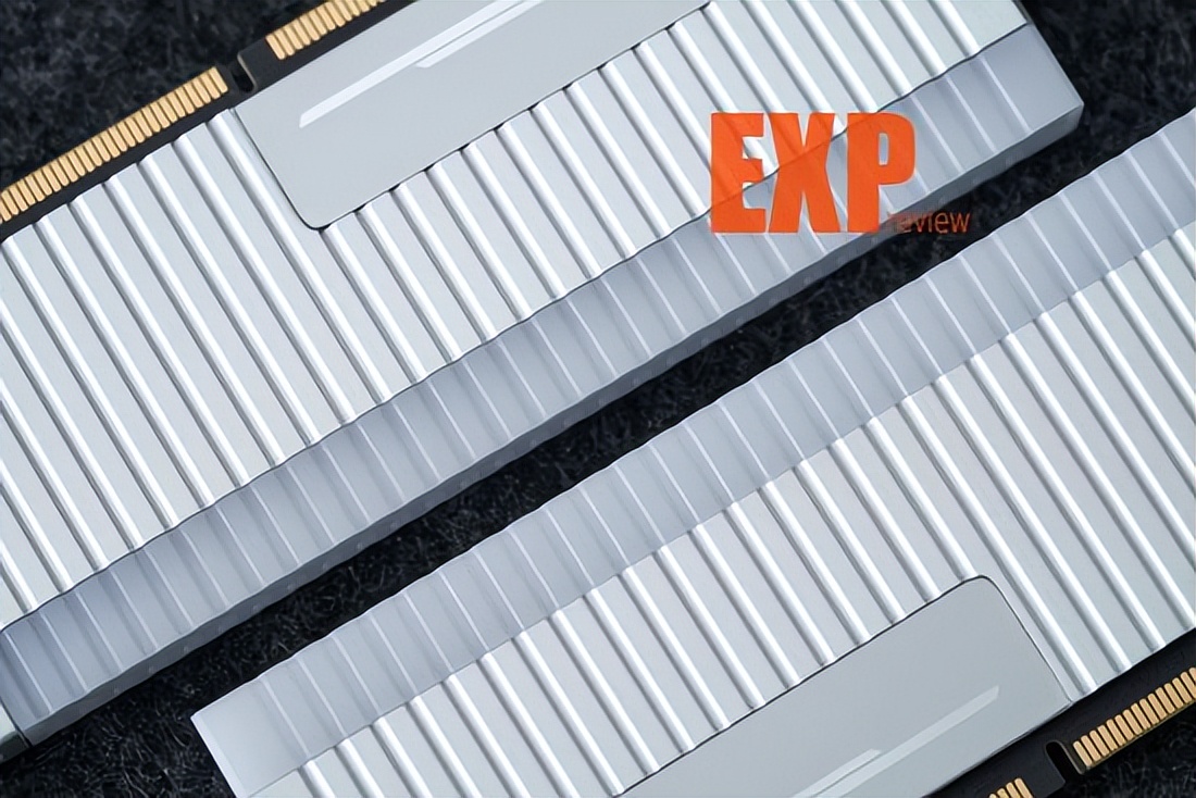 七彩虹cvn银翼ddr5-6000内存评测:星空银河元素,64gb主流灯条