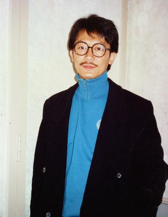 港星陈勋奇:女儿坠楼身亡,71岁独居内地,含泪为家乡加油