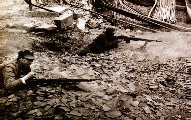 枣宜会战:国军517团布防,阻敌歼敌,撤退,战斗经历及巧借武器