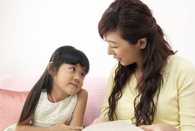 家长要学会倾听孩子心声,杜绝"左耳听右耳出",保证沟通效果