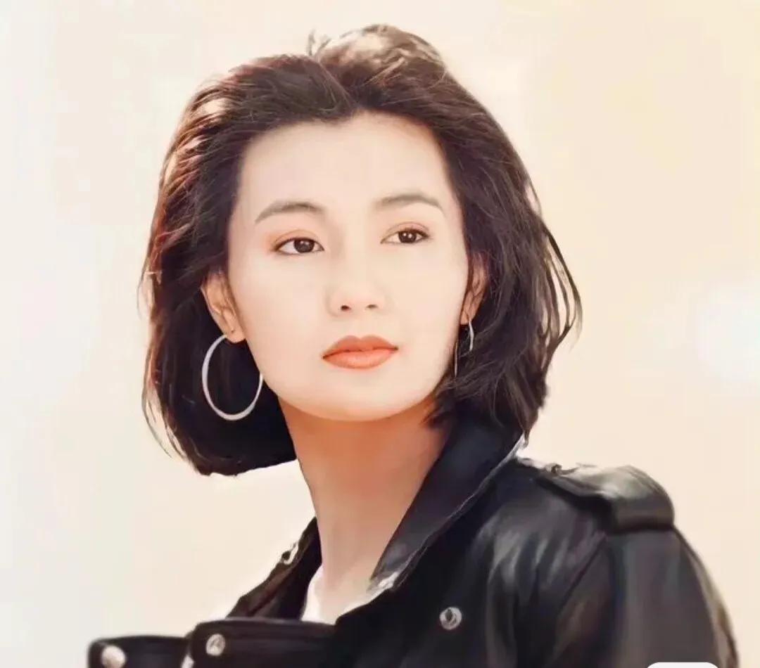 张曼玉脸型完美,年轻不输林青霞,为何公开翻脸章子怡?