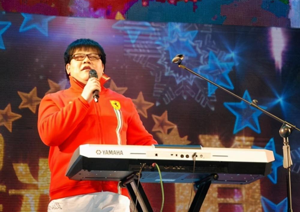 星光大道冠军杨光:爆红后商演捞金被导演骂滚出娱乐圈,今怎样?