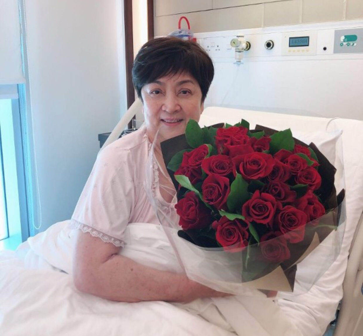 影后甄珍开颅手术后恢复良好,林青霞还原当时情况:脸淤紫脑出血