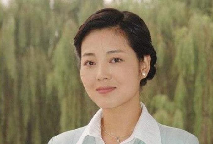 回顾王茜华和周京离婚20年,她嫁导演舍命产子,他娶小6岁知识女性