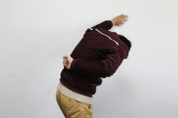 含胸,驼背,头前伸,如何自我矫正?医生为你支招,恢复挺拔身姿