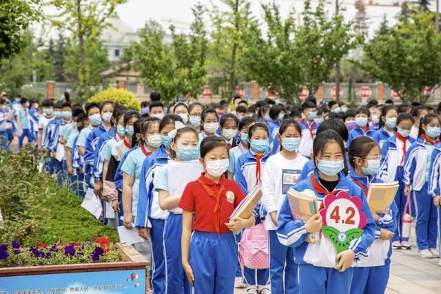 "花开初夏,小鸟归巢"莱西市济南路小学开学第一天全纪录
