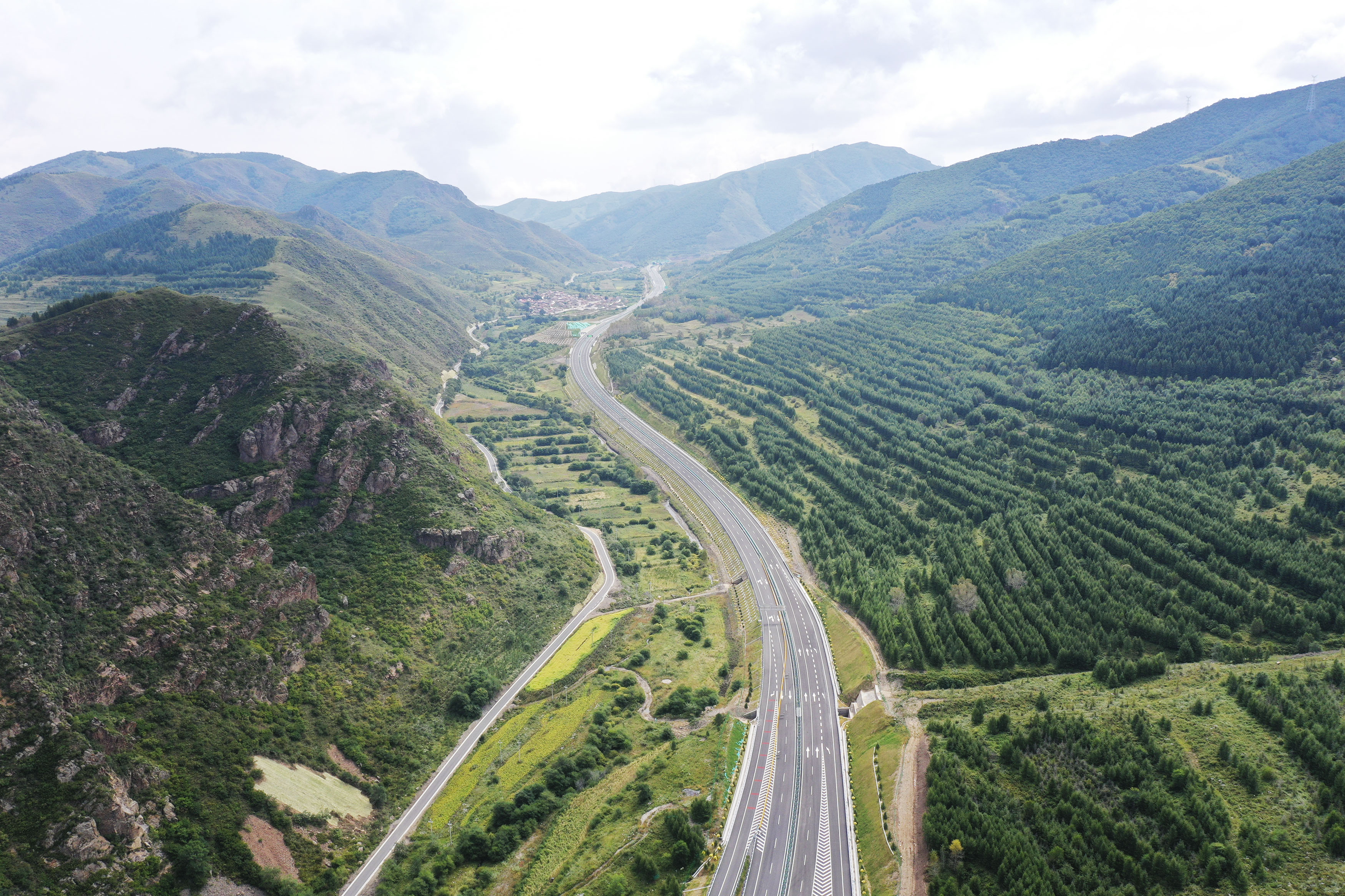 延崇高速河北段延伸工程通车(5)