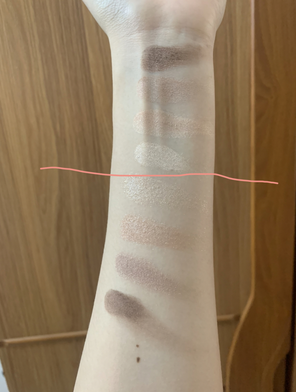 tf01和日月晶采01颜色有点类似,找不同的话就是 tf整体颜色会比日月晶