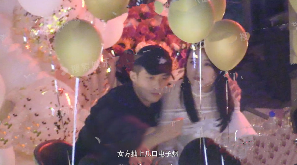 媒体曝光李泽锋妻儿:为老婆庆生当众搂抱,一家三口一同外出购物