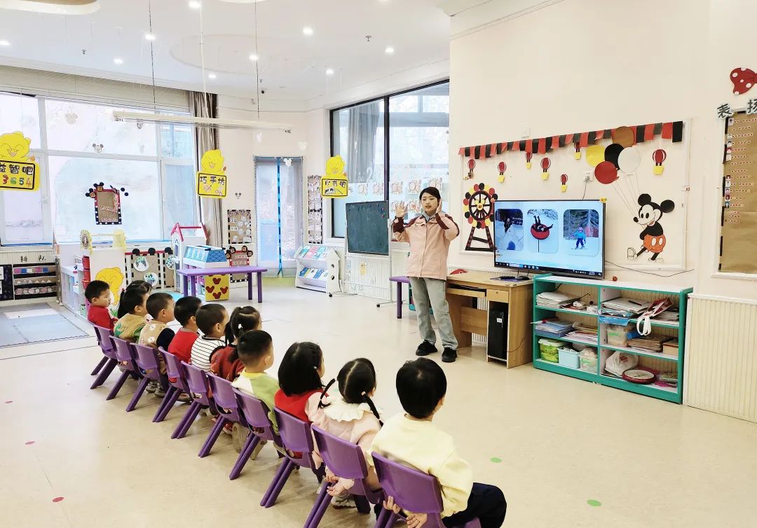 冬日里的小温暖丨智慧熊幼儿园「暖冬」进行时