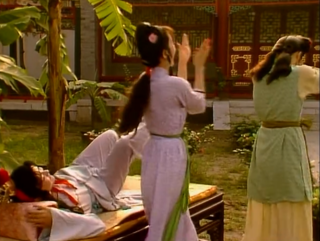 《红楼梦》同样是"晴雯撕扇",安雯和杨幂的表演,差别太大了