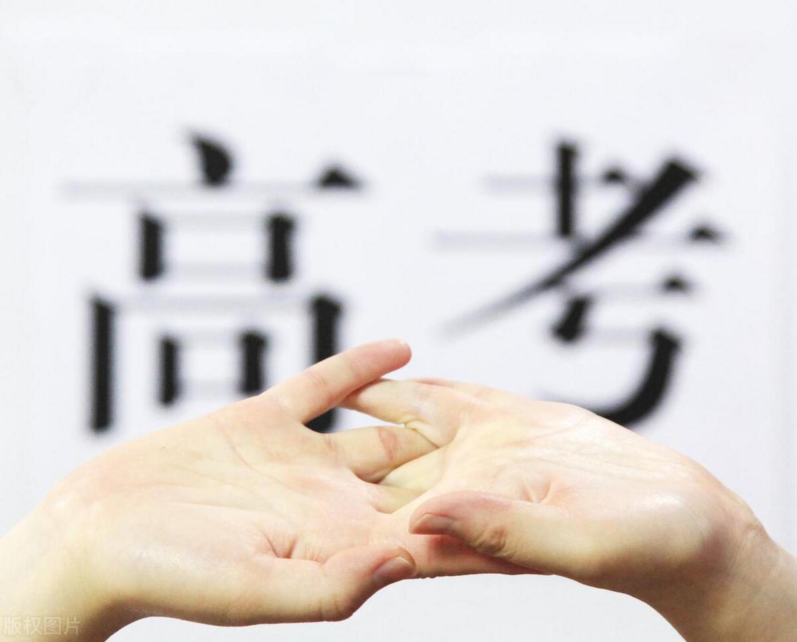 王俊凯出名了!首先是他的高考分数699分,其次,是他学习的方法!