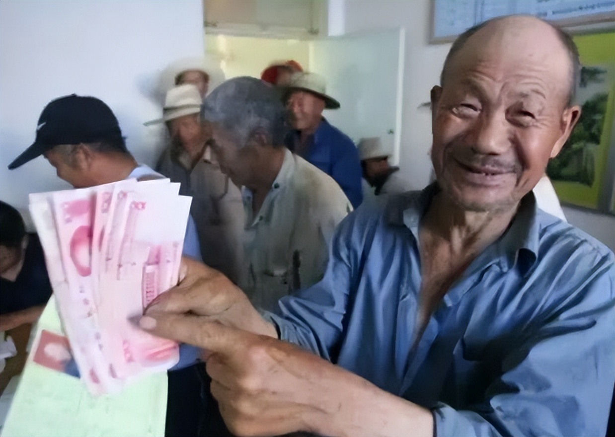 交过公粮的农民,能领到500元的养老金?答案和原因公布