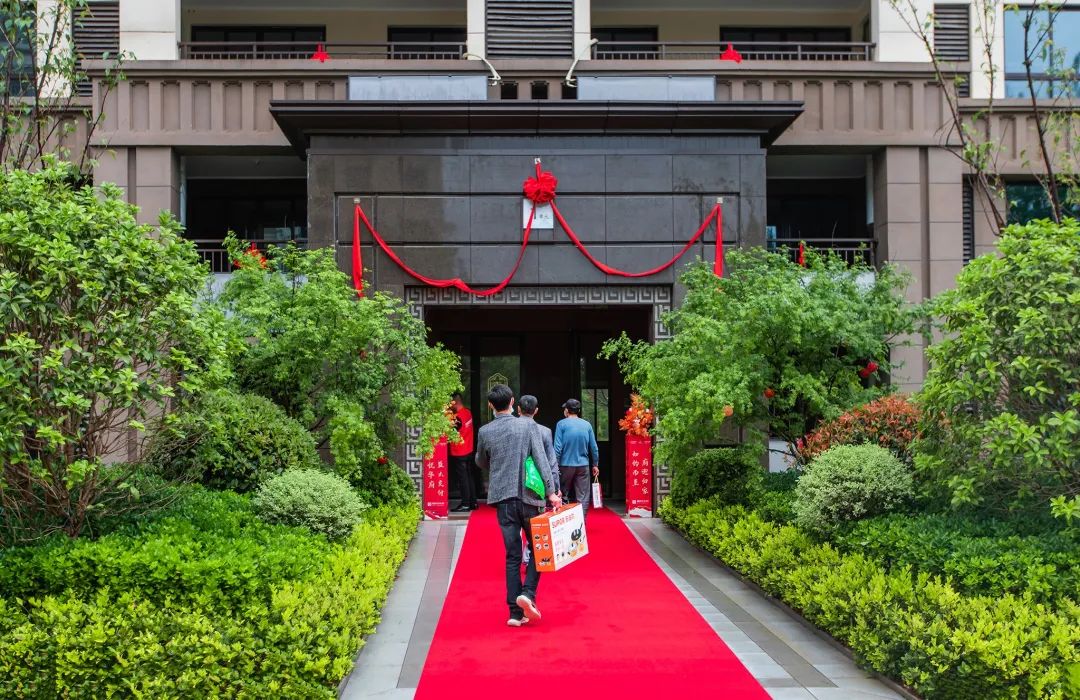 新城地产铜陵吾悦华府!盛景交付,家期已至