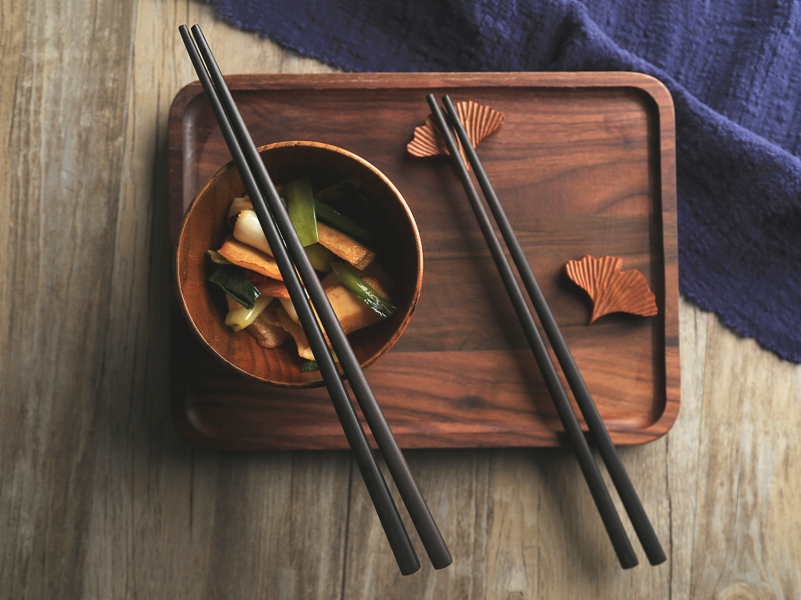 中餐礼仪有讲究,这"乱筷九大忌",一定要教给孩子,家教最重要