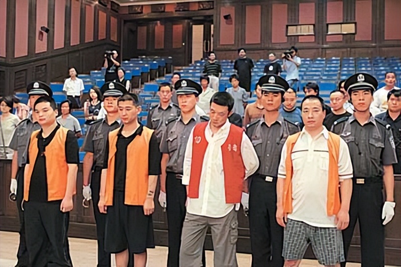 1988年石家庄流氓团伙大案,百天摧残40多名女性,万人皆曰:杀!