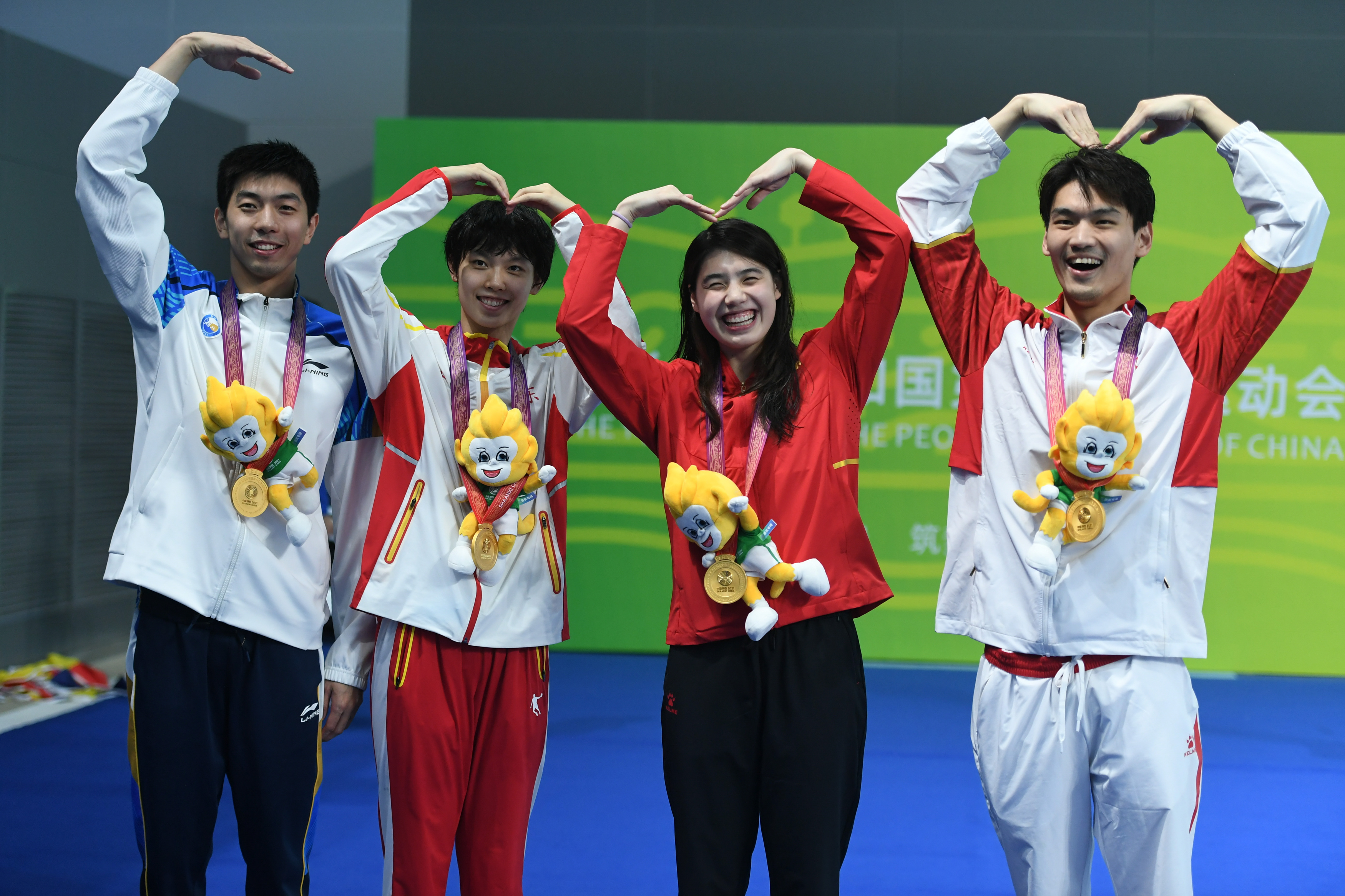 游泳——男女混合4x100米混合泳接力决赛赛况(2)