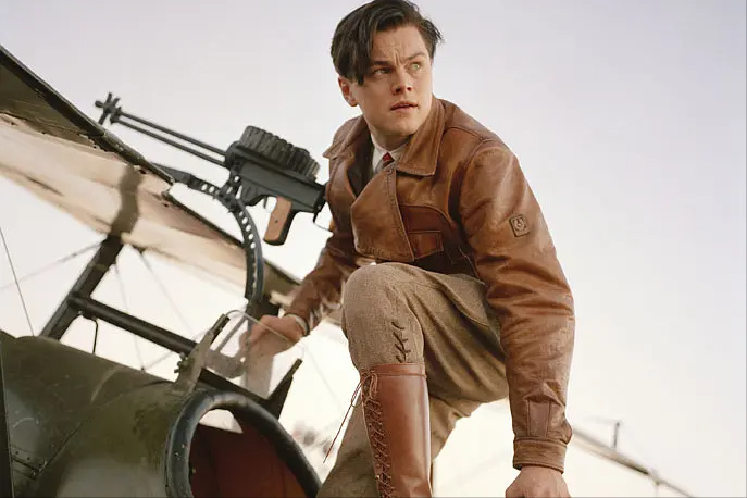 用两条主线展开故事,在励志的同时,把"批判"这一特性展现出来