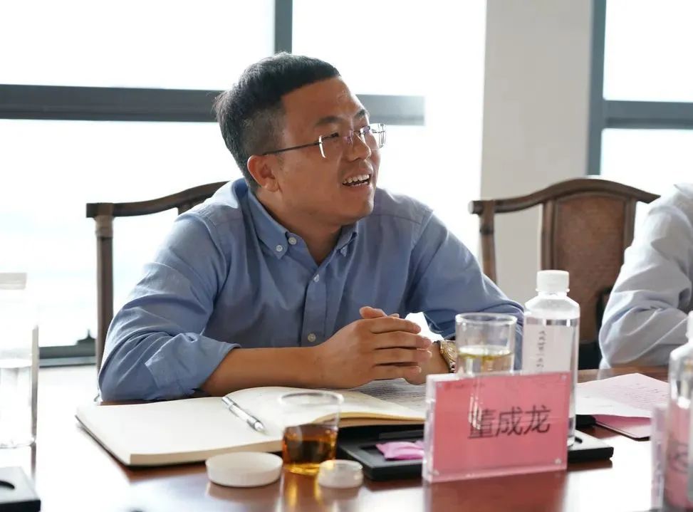 临安区举办"临商茶叙",区委书记杨国正表示,要持续优化营商环境,打好