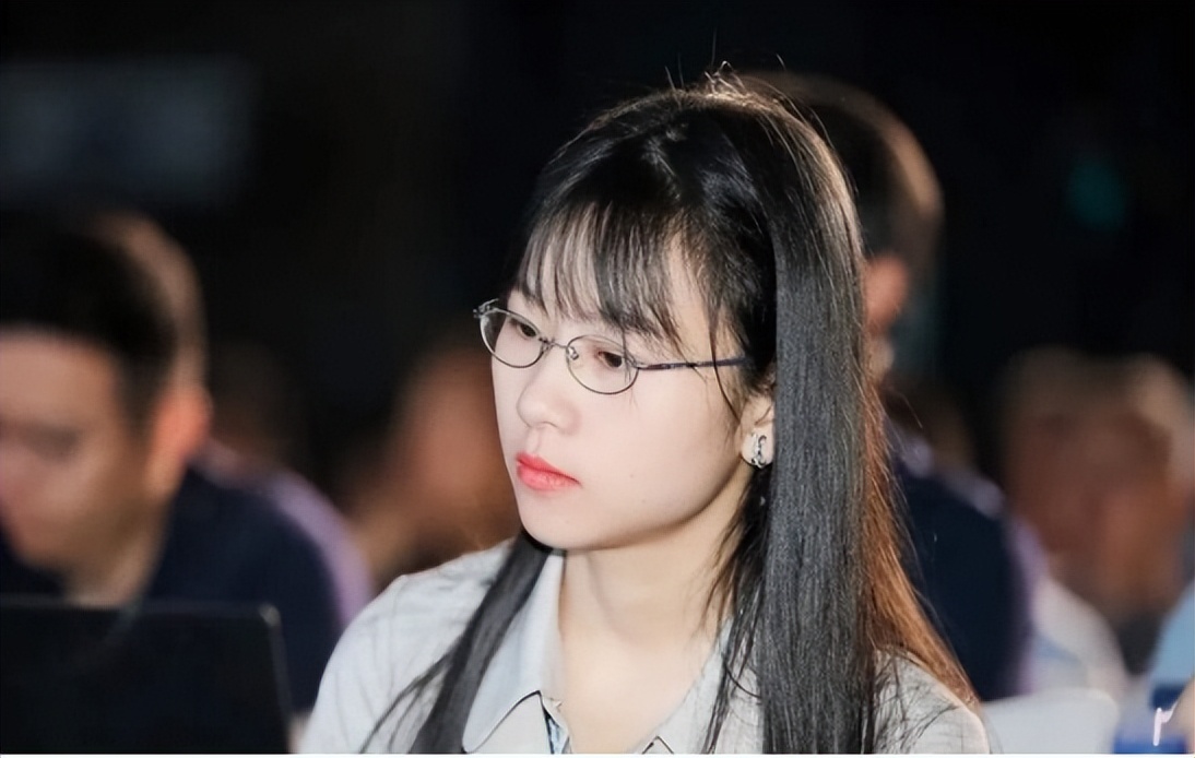 姚婷:被华为选中的美女博士,毕业就拿156万年薪,她经历了什么