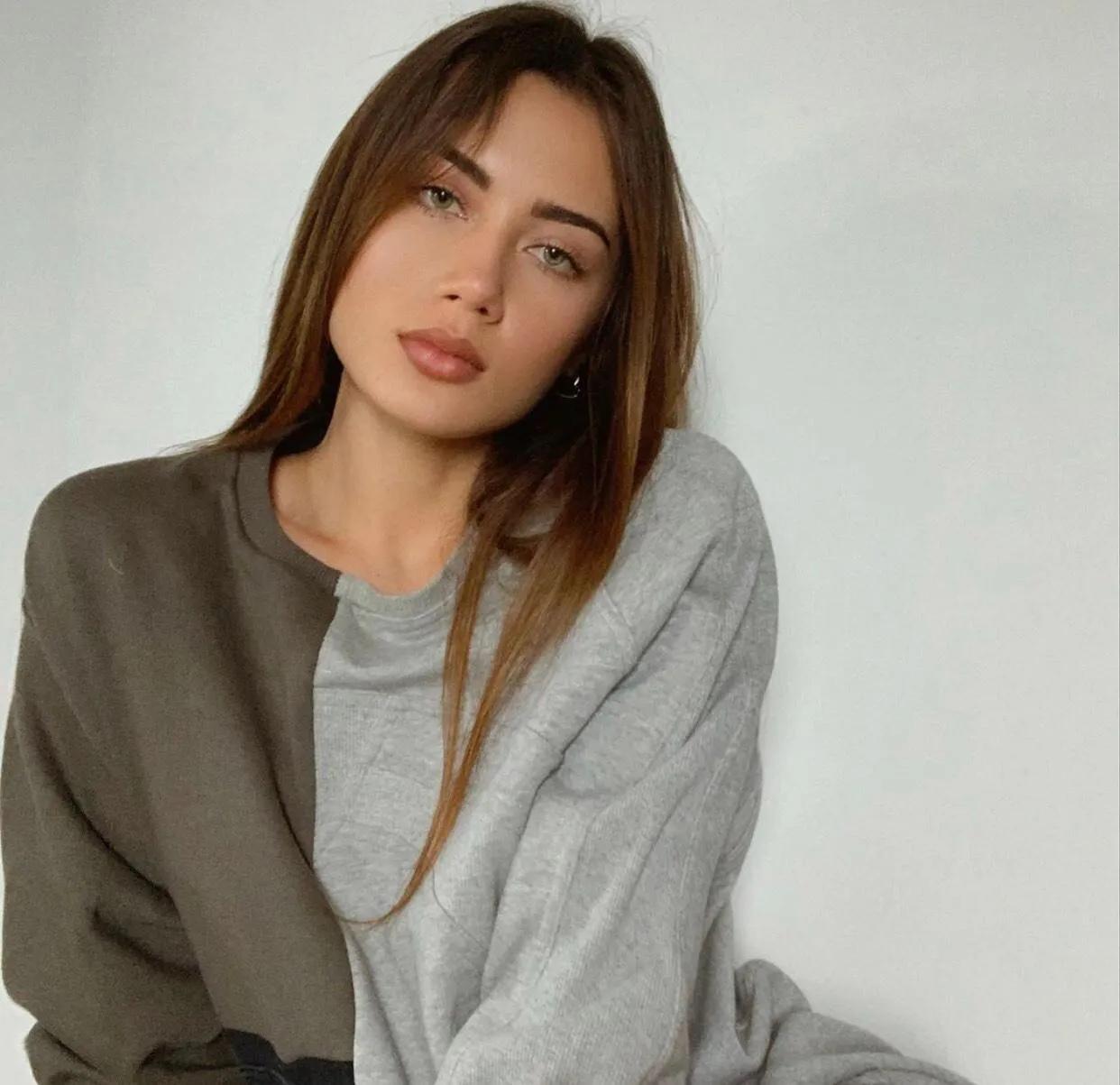 意大利混血模特,靠火辣身材吸粉百万,颜值和身材均"无可挑剔"