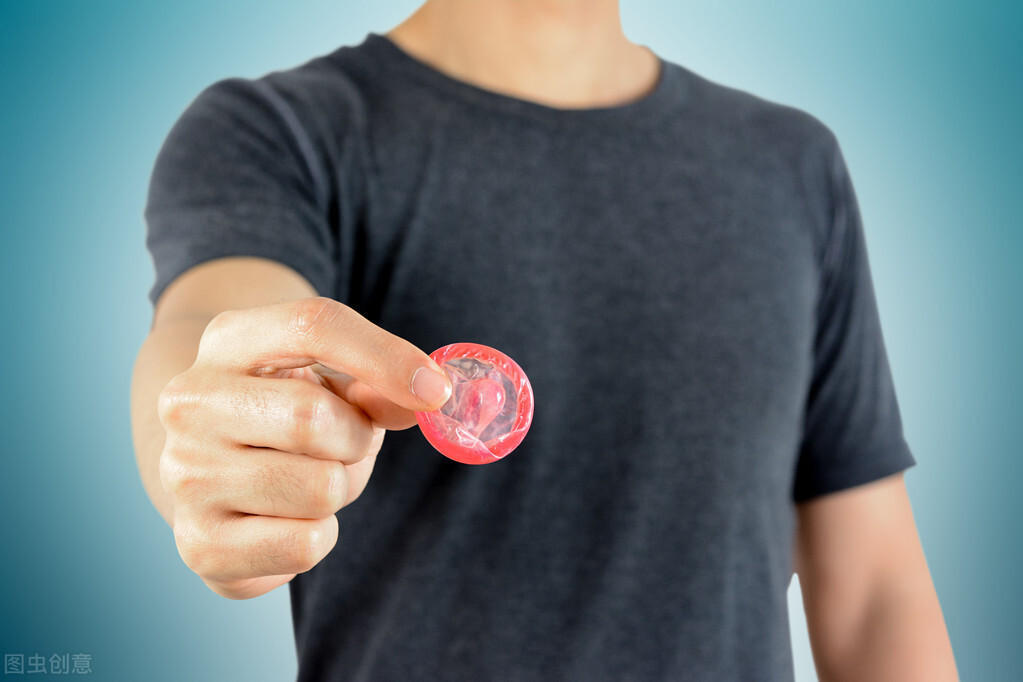 面对不愿意"戴套"的男人,女人只要用这四招,男人乖乖听你话