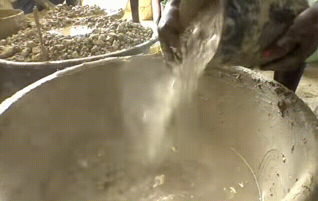 观音土是什么?海地人怎么靠吃泥巴活下来?