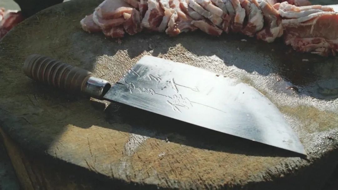 《国产007》那把杀猪刀有多神奇?它可能就是半截屠龙刀