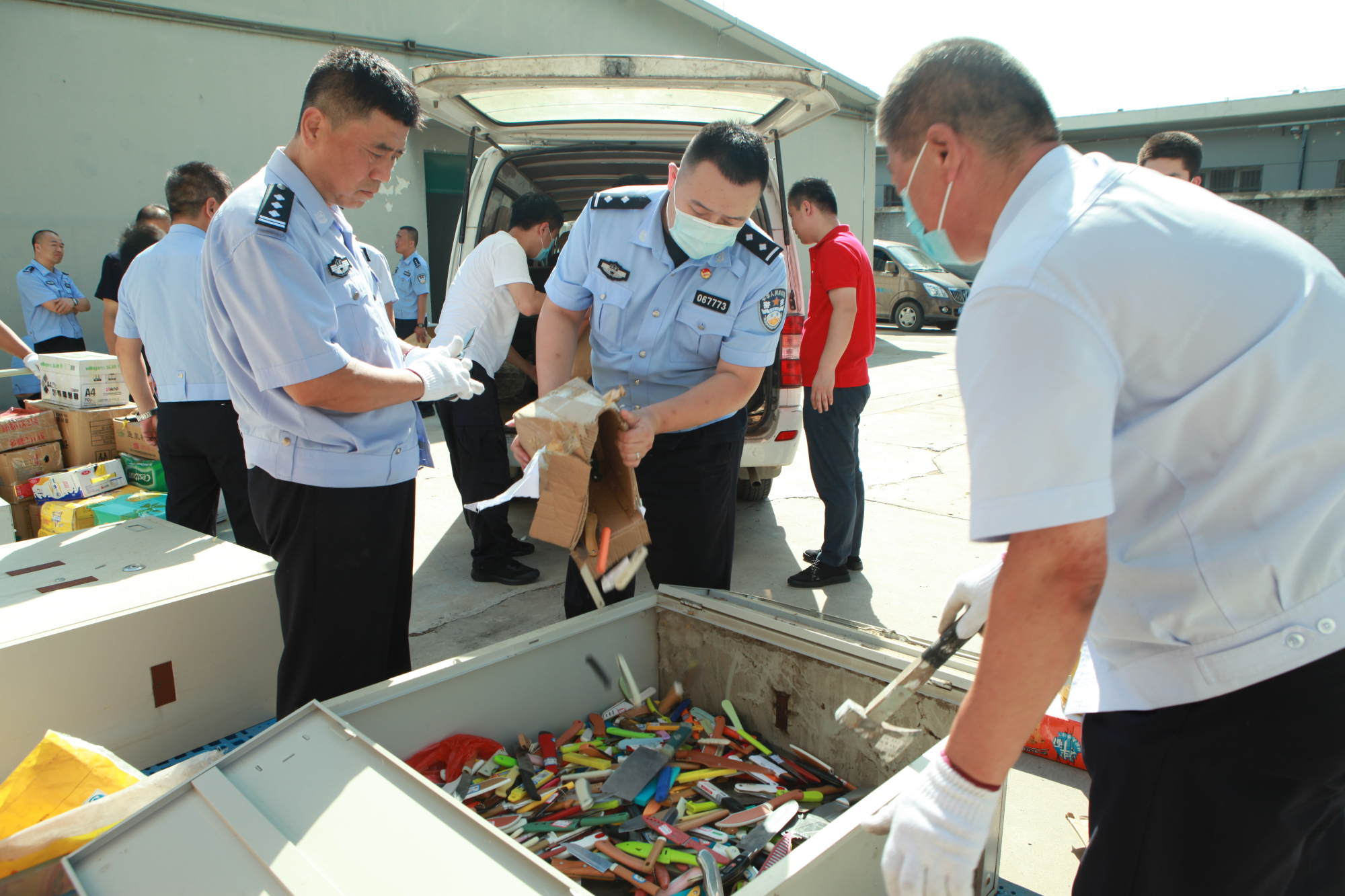 |北京公交警方组织开展危险物品集中销毁行动，查获各类危险物品2.8万余件