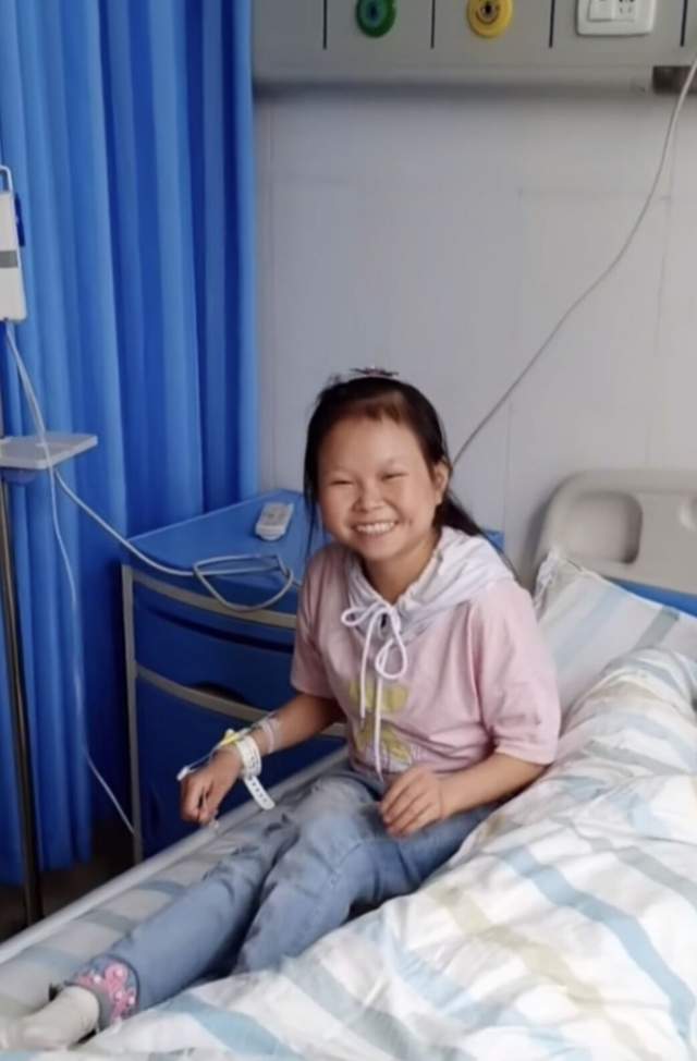 网曝袖珍小婷因胰腺炎去世,弟弟直言医生不负责,生前多次进icu