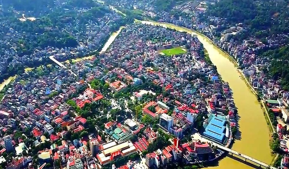 越南高平省靠近中国广西:省会高平市像中国县城,却曾有皇帝在此