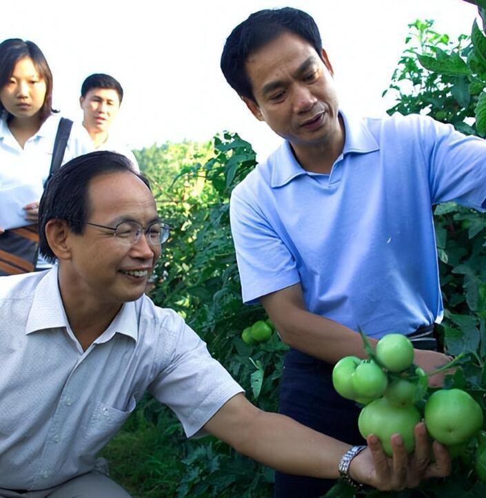 山东政协常委郑金兰:从被人称赞的好书记,堕落为敛财上亿的贪官