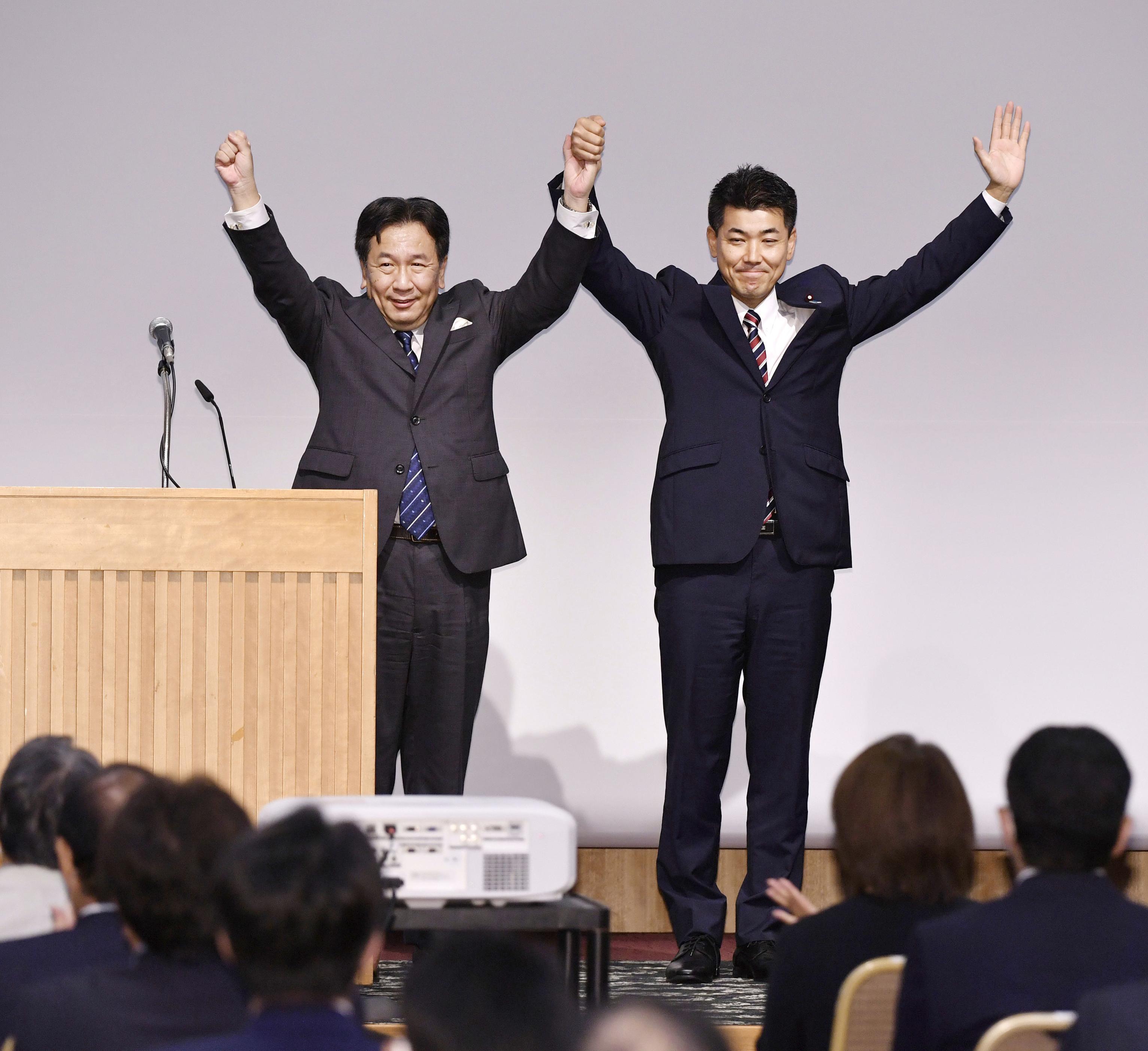 枝野幸男当选日本在野党合并新党党首(2)